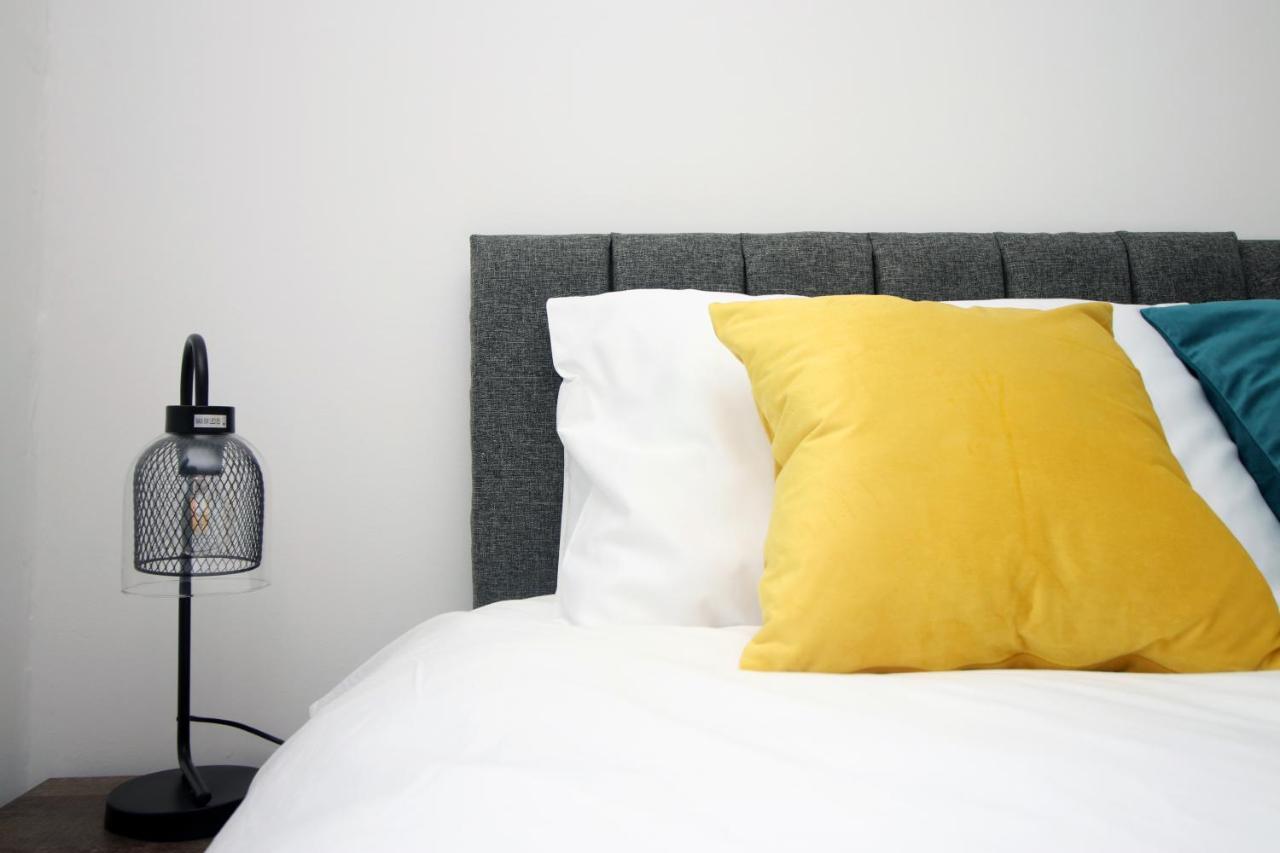 Delft - Spacious Home, High Speed Wi-Fi, Free Parking, Terrace Σουίντον Εξωτερικό φωτογραφία