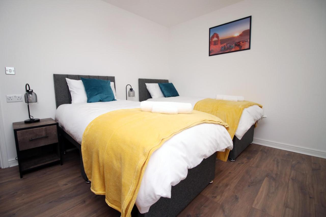 Delft - Spacious Home, High Speed Wi-Fi, Free Parking, Terrace Σουίντον Εξωτερικό φωτογραφία